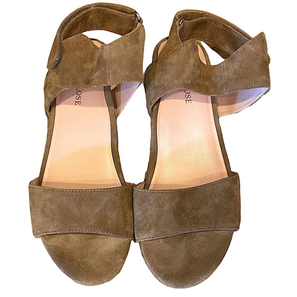 TARYN ROSE  | SUEDE WEDGE SANDALS  SZ 6